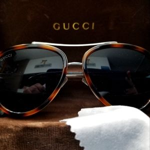Gucci aviator unisex sun glasses